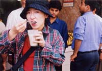 食らう・・・